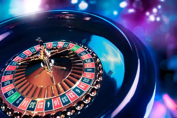 royalwin live-dealer studio with professional dealers and HD cameras